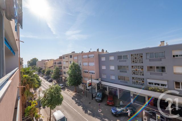 appartement - LE LAVANDOU - 83