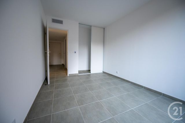 Afficher la photo en grand Appartement à vendre - 3 pièces - 63.0 m2 - BORMES LES MIMOSAS - 83 - PROVENCE-ALPES-COTE-D-AZUR - Century 21 Net-Immo Agency