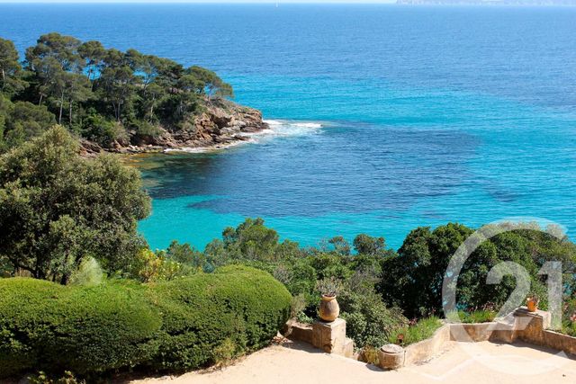 maison à vendre - 8 pièces - 386.0 m2 - RAYOL CANADEL SUR MER - 83 - PROVENCE-ALPES-COTE-D-AZUR - Century 21 Net-Immo Agency