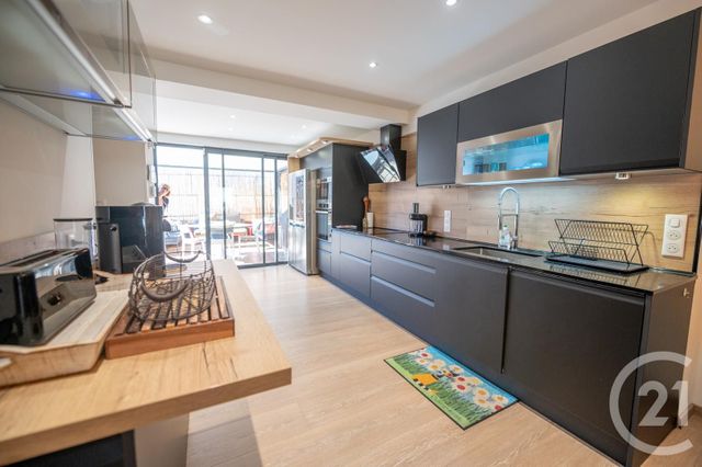 Afficher la photo en grand Appartement F4 à vendre - 5 pièces - 74.0 m2 - GRIMAUD - 83 - PROVENCE-ALPES-COTE-D-AZUR - Century 21 Net-Immo Agency