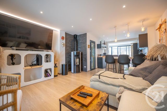 Afficher la photo en grand Appartement F4 à vendre - 5 pièces - 74.0 m2 - GRIMAUD - 83 - PROVENCE-ALPES-COTE-D-AZUR - Century 21 Net-Immo Agency