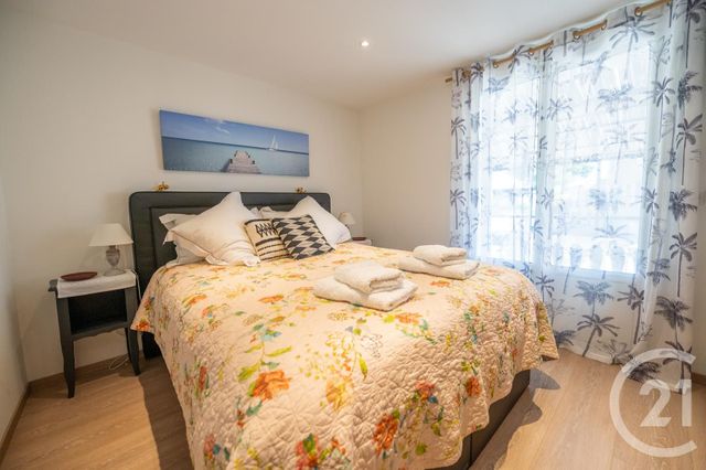 Afficher la photo en grand Appartement F4 à vendre - 5 pièces - 74.0 m2 - GRIMAUD - 83 - PROVENCE-ALPES-COTE-D-AZUR - Century 21 Net-Immo Agency