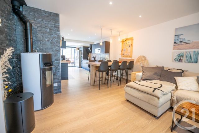 Afficher la photo en grand Appartement F4 à vendre - 5 pièces - 74.0 m2 - GRIMAUD - 83 - PROVENCE-ALPES-COTE-D-AZUR - Century 21 Net-Immo Agency