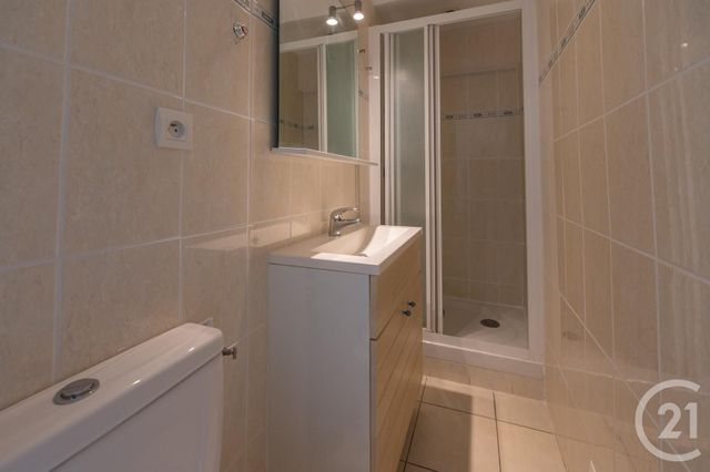 Afficher la photo en grand Appartement F2 à vendre - 2 pièces - 30.18 m2 - LE LAVANDOU - 83 - PROVENCE-ALPES-COTE-D-AZUR - Century 21 Net-Immo Agency