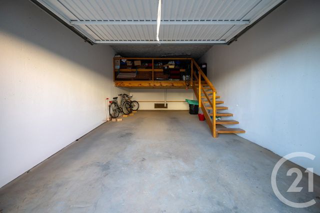 Appartement Studio Cabine à vendre - 1 pièce - 27.2 m2 - LE LAVANDOU - 83 - PROVENCE-ALPES-COTE-D-AZUR - Century 21 Net-Immo Agency