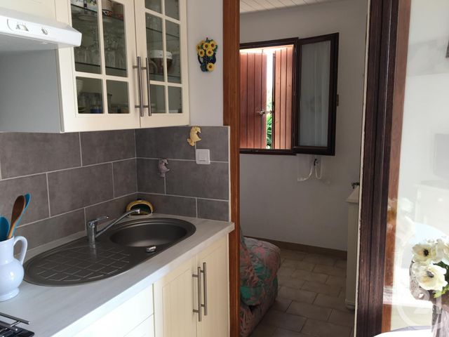 Afficher la photo en grand Appartement F2 à vendre - 2 pièces - 23.0 m2 - LA LONDE LES MAURES - 83 - PROVENCE-ALPES-COTE-D-AZUR - Century 21 Net-Immo Agency