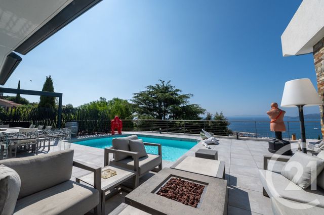 maison à vendre - 6 pièces - 202.0 m2 - LE LAVANDOU - 83 - PROVENCE-ALPES-COTE-D-AZUR - Century 21 Net-Immo Agency