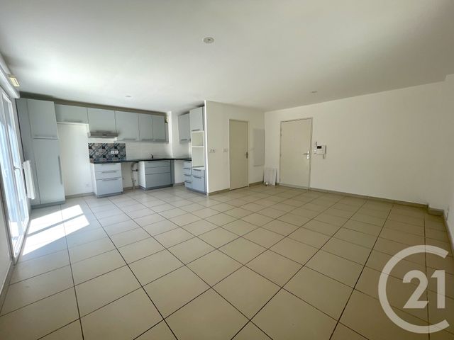 Appartement T3 à vendre - 3 pièces - 66.0 m2 - LE LAVANDOU - 83 - PROVENCE-ALPES-COTE-D-AZUR - Century 21 Net-Immo Agency