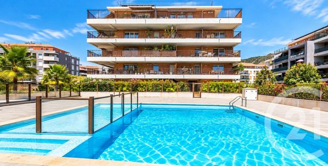 Appartement T3 à vendre - 3 pièces - 66.0 m2 - LE LAVANDOU - 83 - PROVENCE-ALPES-COTE-D-AZUR - Century 21 Net-Immo Agency