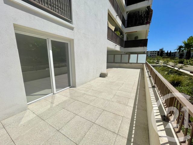 Appartement T3 à vendre - 3 pièces - 66.0 m2 - LE LAVANDOU - 83 - PROVENCE-ALPES-COTE-D-AZUR - Century 21 Net-Immo Agency