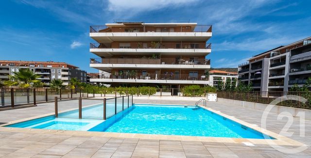 Appartement T3 à vendre LE LAVANDOU