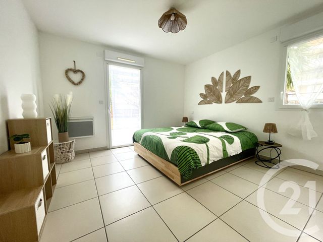 Appartement T3 à vendre - 3 pièces - 66.0 m2 - LE LAVANDOU - 83 - PROVENCE-ALPES-COTE-D-AZUR - Century 21 Net-Immo Agency