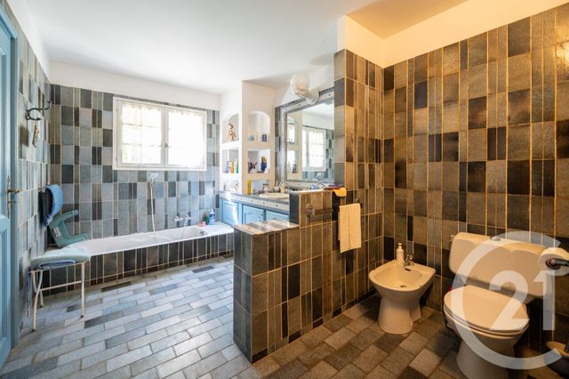 maison à vendre - 10 pièces - 309.0 m2 - HYERES - 83 - PROVENCE-ALPES-COTE-D-AZUR - Century 21 Net-Immo Agency