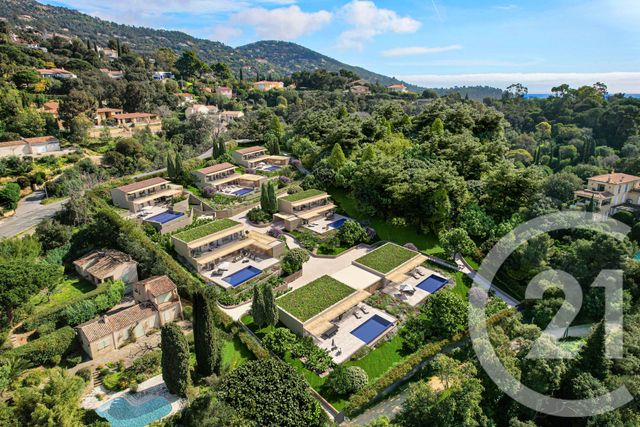 maison à vendre - 6 pièces - 218.06 m2 - RAYOL CANADEL SUR MER - 83 - PROVENCE-ALPES-COTE-D-AZUR - Century 21 Net-Immo Agency