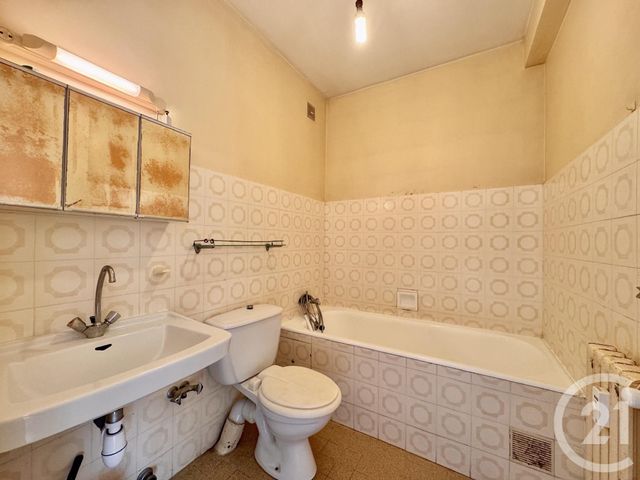 Appartement à vendre - 2 pièces - 44.01 m2 - LE LAVANDOU - 83 - PROVENCE-ALPES-COTE-D-AZUR - Century 21 Net-Immo Agency