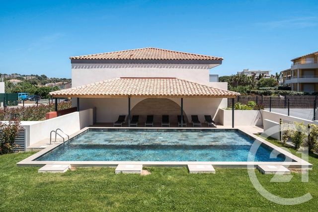 Appartement T3 à vendre - 3 pièces - 58.0 m2 - LE LAVANDOU - 83 - PROVENCE-ALPES-COTE-D-AZUR - Century 21 Net-Immo Agency