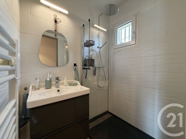 Appartement T3 à vendre - 3 pièces - 40.29 m2 - LE LAVANDOU - 83 - PROVENCE-ALPES-COTE-D-AZUR - Century 21 Net-Immo Agency
