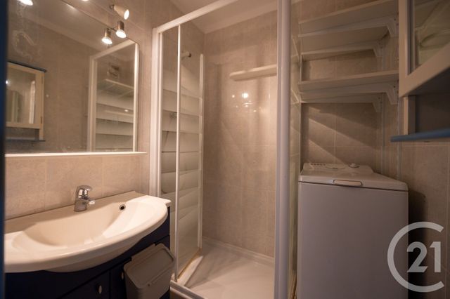 Appartement Studio Cabine à vendre - 1 pièce - 22.73 m2 - LE LAVANDOU - 83 - PROVENCE-ALPES-COTE-D-AZUR - Century 21 Net-Immo Agency