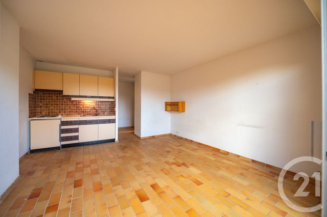 Appartement Studio Cabine à vendre - 1 pièce - 27.01 m2 - LE LAVANDOU - 83 - PROVENCE-ALPES-COTE-D-AZUR - Century 21 Net-Immo Agency