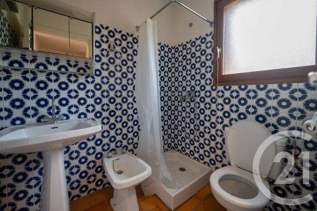 Appartement Studio Cabine à vendre - 1 pièce - 27.01 m2 - LE LAVANDOU - 83 - PROVENCE-ALPES-COTE-D-AZUR - Century 21 Net-Immo Agency