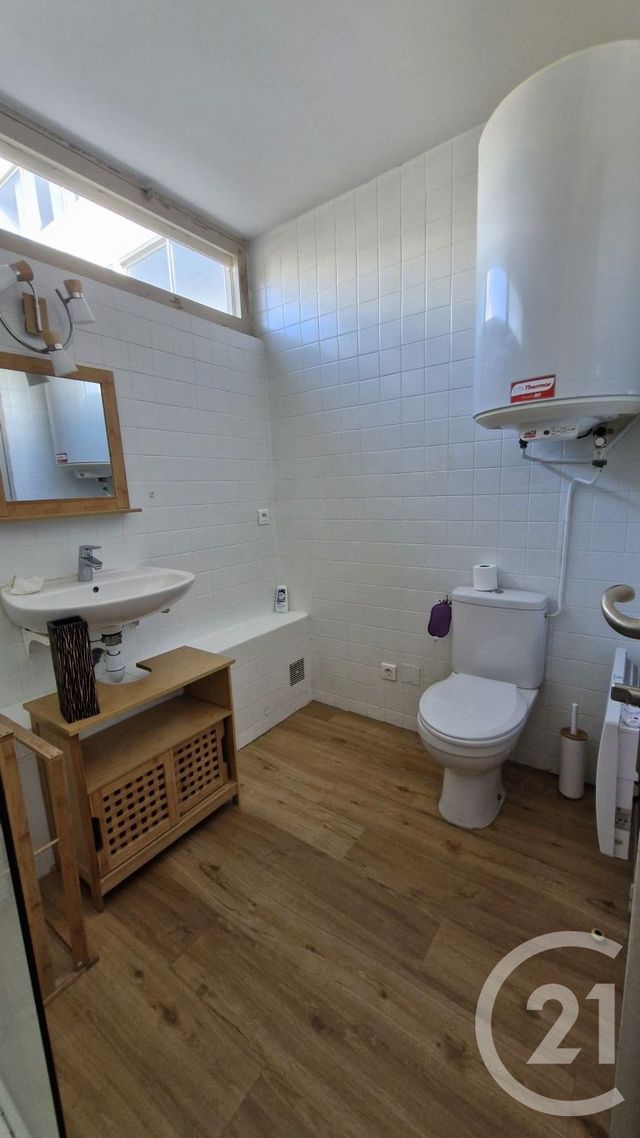 Appartement F2 à vendre - 2 pièces - 41.87 m2 - LE LAVANDOU - 83 - PROVENCE-ALPES-COTE-D-AZUR - Century 21 Net-Immo Agency