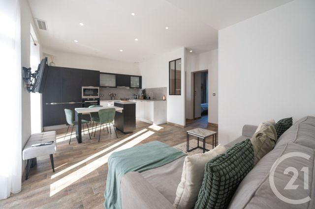 Appartement T3 à vendre - 3 pièces - 54.11 m2 - LE LAVANDOU - 83 - PROVENCE-ALPES-COTE-D-AZUR - Century 21 Net-Immo Agency