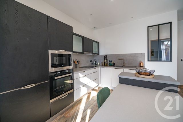 Appartement T3 à vendre - 3 pièces - 54.11 m2 - LE LAVANDOU - 83 - PROVENCE-ALPES-COTE-D-AZUR - Century 21 Net-Immo Agency