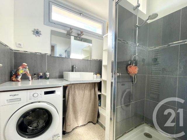 Appartement T3 à vendre - 3 pièces - 48.63 m2 - LE LAVANDOU - 83 - PROVENCE-ALPES-COTE-D-AZUR - Century 21 Net-Immo Agency