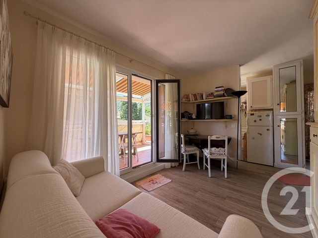 Appartement T2 à vendre - 2 pièces - 31.33 m2 - LE LAVANDOU - 83 - PROVENCE-ALPES-COTE-D-AZUR - Century 21 Net-Immo Agency
