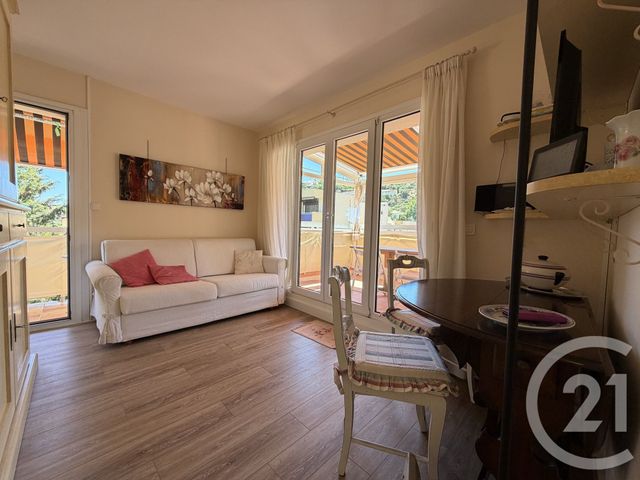 Appartement T2 à vendre - 2 pièces - 31.33 m2 - LE LAVANDOU - 83 - PROVENCE-ALPES-COTE-D-AZUR - Century 21 Net-Immo Agency