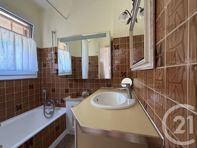 Appartement T2 à vendre - 2 pièces - 31.33 m2 - LE LAVANDOU - 83 - PROVENCE-ALPES-COTE-D-AZUR - Century 21 Net-Immo Agency