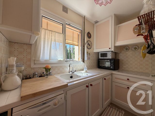 Appartement T2 à vendre - 2 pièces - 31.33 m2 - LE LAVANDOU - 83 - PROVENCE-ALPES-COTE-D-AZUR - Century 21 Net-Immo Agency