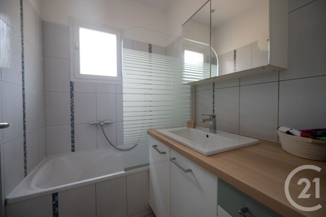 maison à vendre - 5 pièces - 146.76 m2 - BORMES LES MIMOSAS - 83 - PROVENCE-ALPES-COTE-D-AZUR - Century 21 Net-Immo Agency