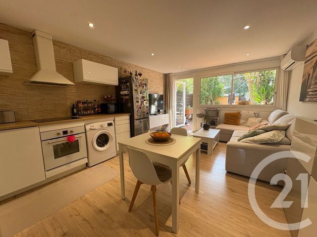 Appartement T2 à vendre - 2 pièces - 40.27 m2 - HYERES - 83 - PROVENCE-ALPES-COTE-D-AZUR - Century 21 Net-Immo Agency