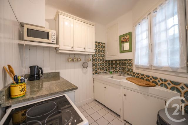 Appartement Studio cabine à vendre - 2 pièces - 36.51 m2 - LE LAVANDOU - 83 - PROVENCE-ALPES-COTE-D-AZUR - Century 21 Net-Immo Agency