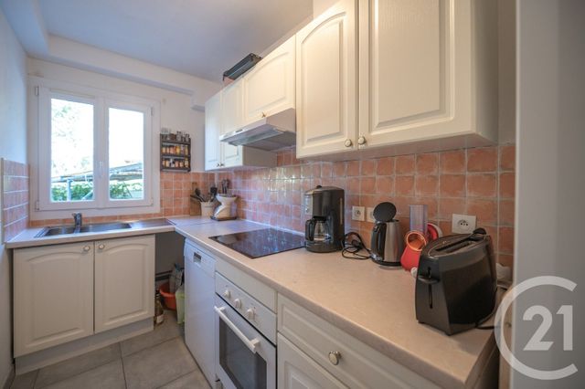 Appartement T3 à vendre - 3 pièces - 50.58 m2 - LE LAVANDOU - 83 - PROVENCE-ALPES-COTE-D-AZUR - Century 21 Net-Immo Agency