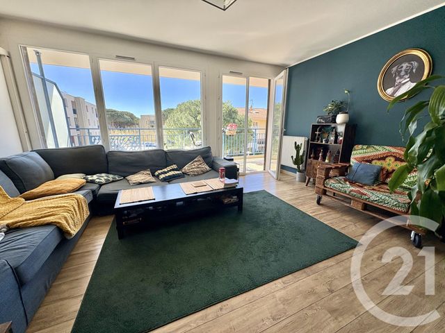 Appartement T3 à vendre - 3 pièces - 62.07 m2 - LE LAVANDOU - 83 - PROVENCE-ALPES-COTE-D-AZUR - Century 21 Net-Immo Agency