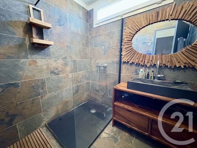 Appartement T3 à vendre - 3 pièces - 62.07 m2 - LE LAVANDOU - 83 - PROVENCE-ALPES-COTE-D-AZUR - Century 21 Net-Immo Agency