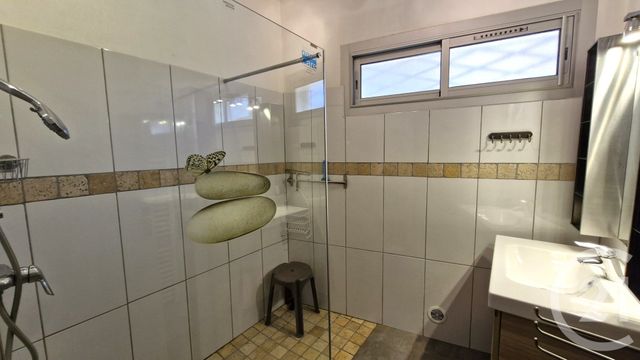 Appartement F3 à vendre - 3 pièces - 61.97 m2 - LE LAVANDOU - 83 - PROVENCE-ALPES-COTE-D-AZUR - Century 21 Net-Immo Agency