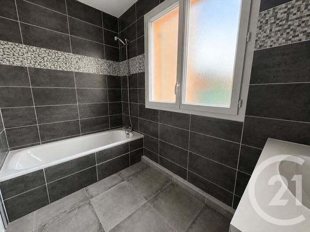 Appartement T4 à vendre - 4 pièces - 80.2 m2 - BORMES LES MIMOSAS - 83 - PROVENCE-ALPES-COTE-D-AZUR - Century 21 Net-Immo Agency
