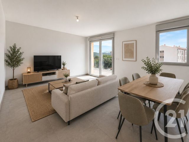 Appartement T4 à vendre - 4 pièces - 80.2 m2 - BORMES LES MIMOSAS - 83 - PROVENCE-ALPES-COTE-D-AZUR - Century 21 Net-Immo Agency