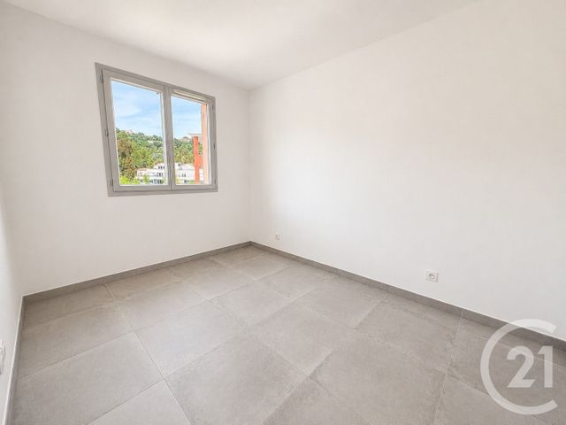 Appartement T4 à vendre - 4 pièces - 80.2 m2 - BORMES LES MIMOSAS - 83 - PROVENCE-ALPES-COTE-D-AZUR - Century 21 Net-Immo Agency
