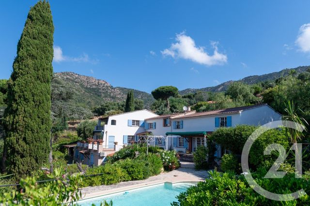 maison à vendre - 8 pièces - 302.51 m2 - LE LAVANDOU - 83 - PROVENCE-ALPES-COTE-D-AZUR - Century 21 Net-Immo Agency