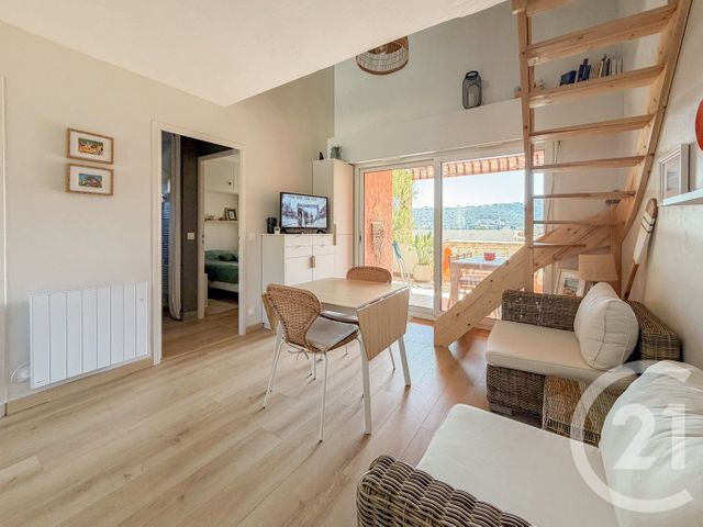 Appartement Duplex à vendre - 4 pièces - 48.0 m2 - LE LAVANDOU - 83 - PROVENCE-ALPES-COTE-D-AZUR - Century 21 Net-Immo Agency