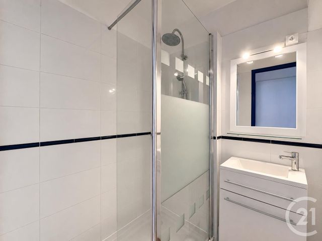 Appartement T2 à vendre - 2 pièces - 27.95 m2 - LE LAVANDOU - 83 - PROVENCE-ALPES-COTE-D-AZUR - Century 21 Net-Immo Agency