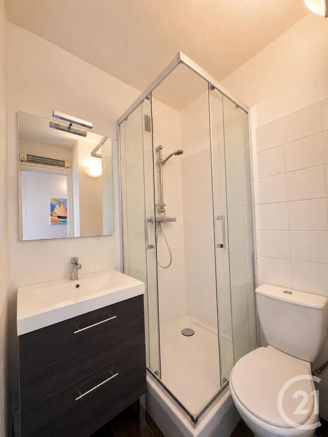 Appartement Studio Cabine à vendre - 1 pièce - 25.42 m2 - LE LAVANDOU - 83 - PROVENCE-ALPES-COTE-D-AZUR - Century 21 Net-Immo Agency