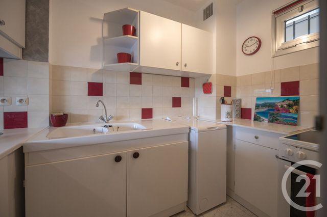 Appartement T1 à vendre - 1 pièce - 31.2 m2 - LE LAVANDOU - 83 - PROVENCE-ALPES-COTE-D-AZUR - Century 21 Net-Immo Agency