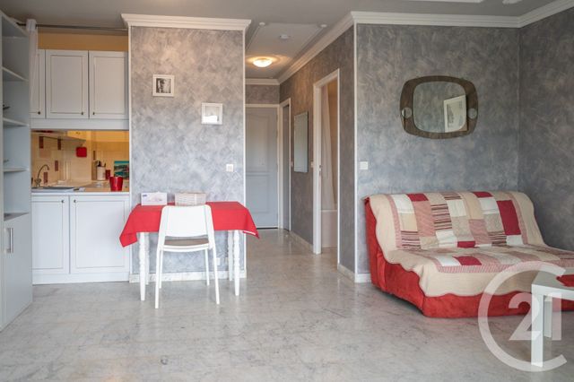 Appartement T1 à vendre - 1 pièce - 31.2 m2 - LE LAVANDOU - 83 - PROVENCE-ALPES-COTE-D-AZUR - Century 21 Net-Immo Agency