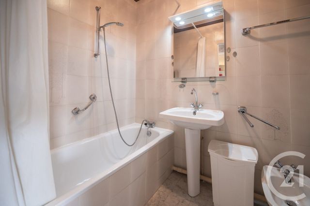 Appartement T1 à vendre - 1 pièce - 31.2 m2 - LE LAVANDOU - 83 - PROVENCE-ALPES-COTE-D-AZUR - Century 21 Net-Immo Agency