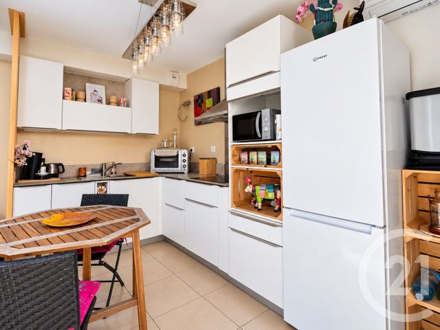 Appartement T3 à vendre - 3 pièces - 61.03 m2 - BORMES LES MIMOSAS - 83 - PROVENCE-ALPES-COTE-D-AZUR - Century 21 Net-Immo Agency
